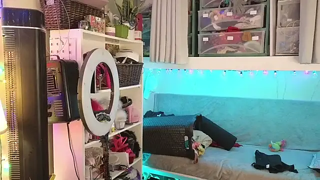 cunty tranny lydia online show from March 2, 6:03 am