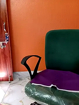 Sony-Model online show from April 10, 6:52 am