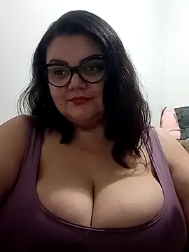 Snapshot of Madisonpalacio chatting on October 21, 11:42 pm Madisonpalacio online show from October 21, 11:42 pm