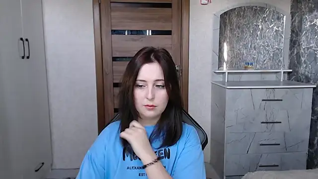 Snapshot of Kristy-Max chatting on October 24, 10:11 am Kristy-Max online show from October 24, 10:11 am