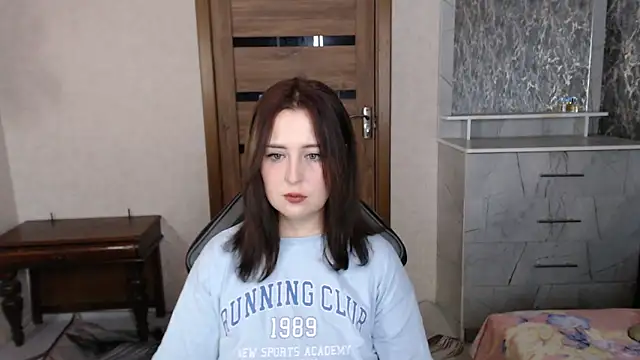 Snapshot of Kristy-Max chatting on October 18, 8:54 pm Kristy-Max online show from October 18, 8:54 pm