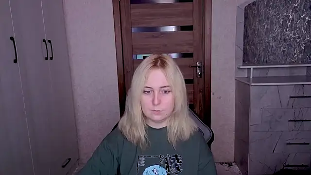 Kristy-Max online show from March 19, 8:18 am