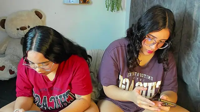 maddie-and-chelsea- online show from January 9, 4:00 pm