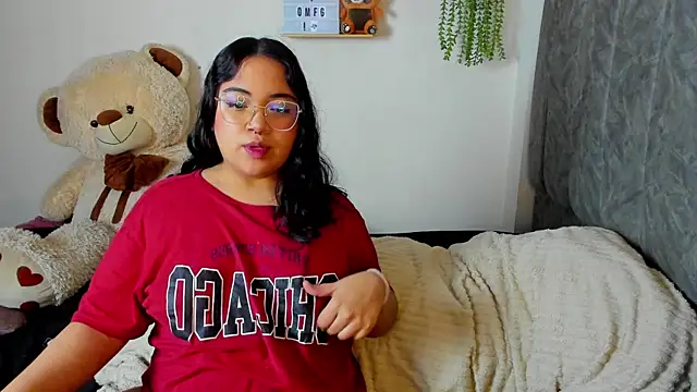 maddie-and-chelsea- online show from January 12, 5:40 pm