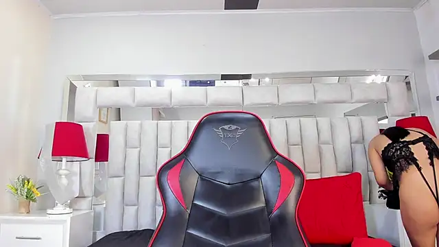 lyzzi smith01 online show from September 24, 7:57 pm