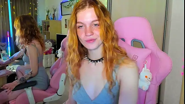 Snapshot of Sunny_Elly chatting on October 4, 7:25 am Sunny Elly online show from October 4, 7:25 am