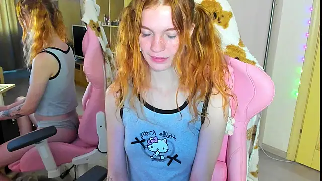 Snapshot of Sunny_Elly chatting on October 7, 8:41 am Sunny Elly online show from October 7, 8:41 am