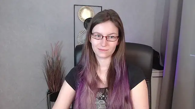 emmaxDelight online show from September 18, 5:39 am