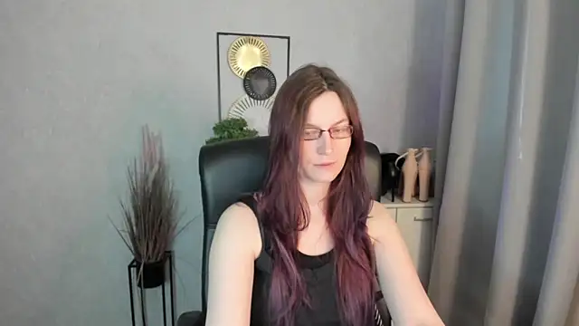 emmaxDelight online show from March 27, 7:21 am