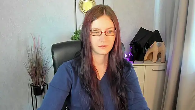 emmaxDelight online show from July 14, 5:23 am