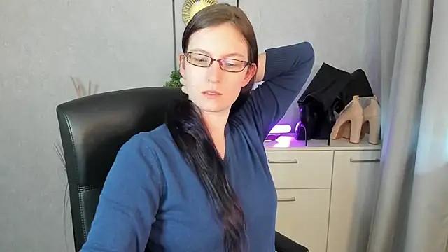 emmaxDelight online show from July 14, 10:21 am