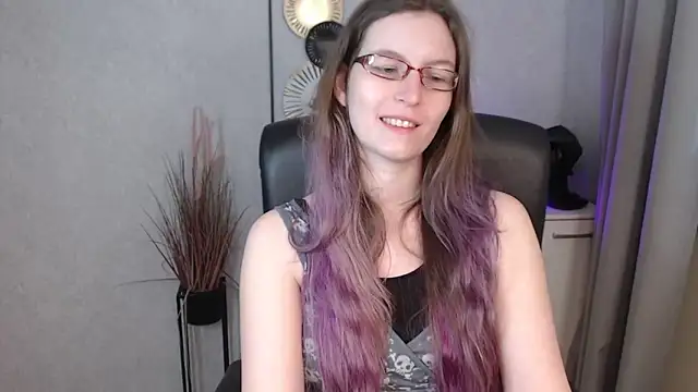 emmaxDelight online show from September 24, 6:12 am