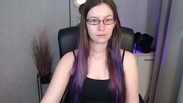 emmaxDelight online show from October 11, 5:56 am