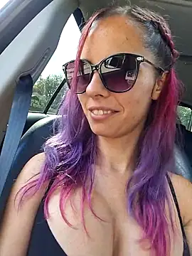 allinqueen online show from September 12, 11:50 am