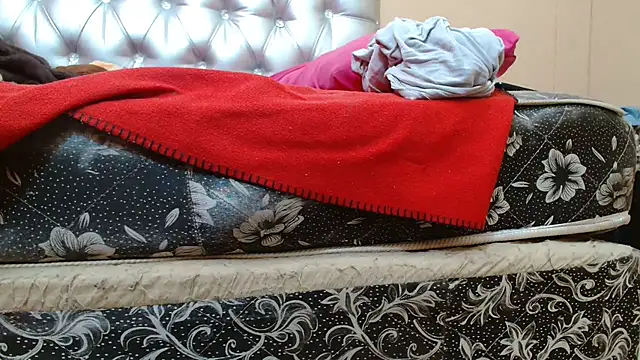 Snapshot of tinagiant chatting on September 10, 4:12 am tinagiant online show from September 10, 4:12 am