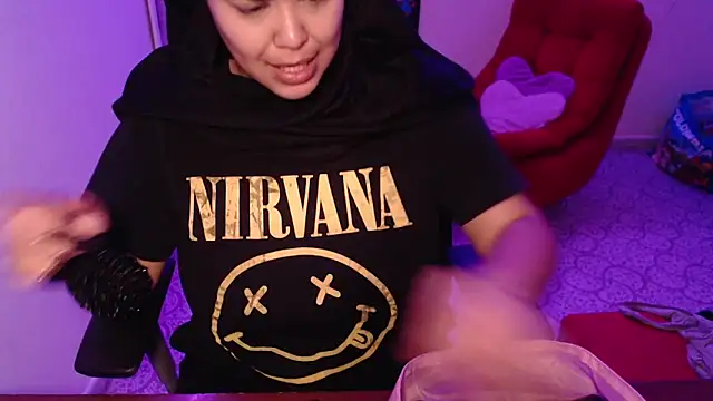 VenussTits97 online show from December 19, 11:08 pm