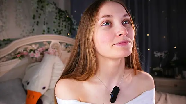 MonaEldon online show from April 1, 8:59 am