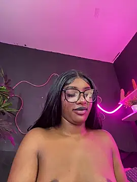 TIFFANYYSTAR online show from November 28, 5:27 pm