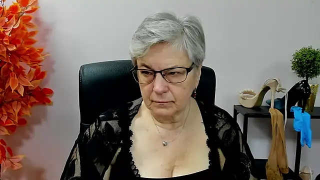 IrisDream online show from November 17, 7:20 am