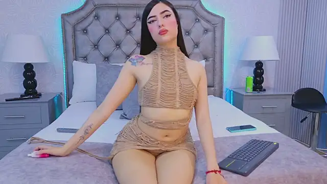 MadissonBacker online show from December 4, 7:58 pm