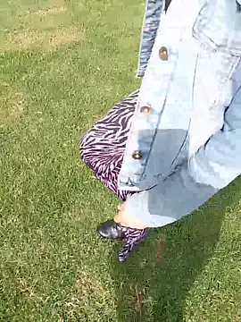 sophie banger online show from December 19, 7:17 pm