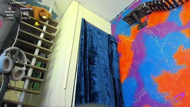 leondevereda online show from October 4, 1:11 am