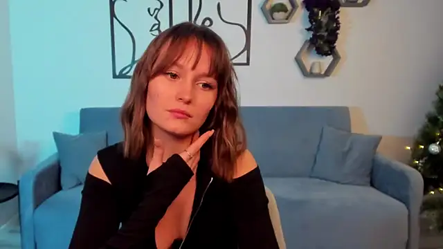 BritnieCute online show from January 16, 6:53 am