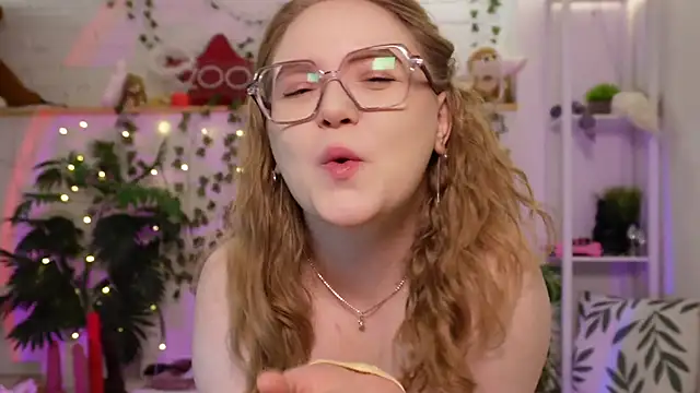 MonicaAsis online show from November 19, 5:57 pm