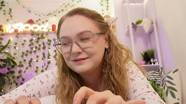 MonicaAsis online show from November 20, 5:58 pm