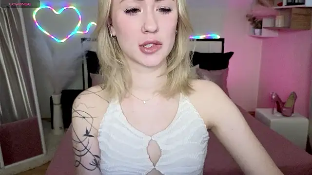 SashaBrooks online show from February 7, 2:21 pm