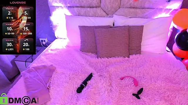 Cristal  adams online show from October 31, 12:31 pm