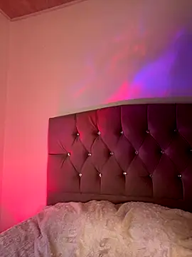 NINA 18 YEARS online show from November 6, 11:43 pm