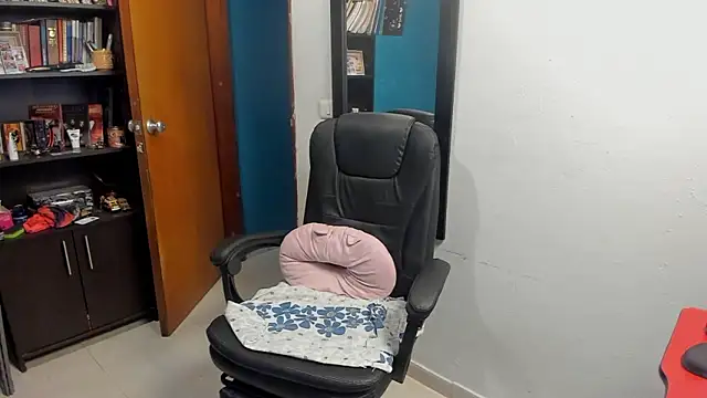 peanut tangerine online show from February 12, 1:07 am