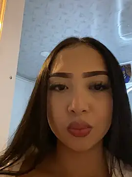SOPHIACANDY19  online show from July 12, 1:17 am