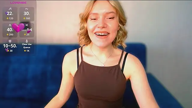 TaylorBre online show from April 1, 1:34 pm