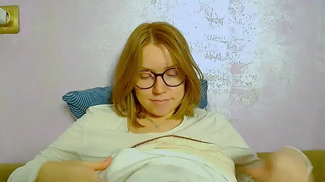 TaylorBre online show from November 10, 6:47 pm