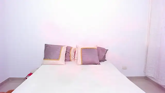 NickyBrown  online show from April 13, 5:47 pm