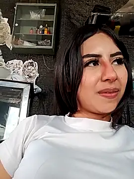 Kenia Moreno1 online show from December 14, 9:31 pm