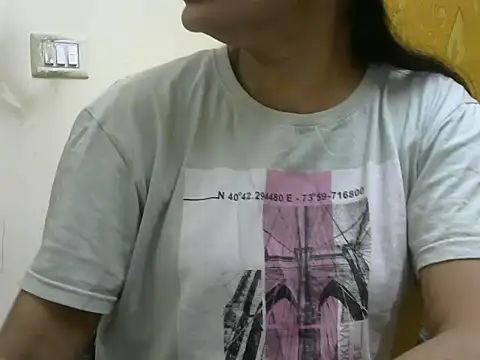 Snapshot of l_l_ish chatting on October 21, 8:40 am l l ish online show from October 21, 8:40 am
