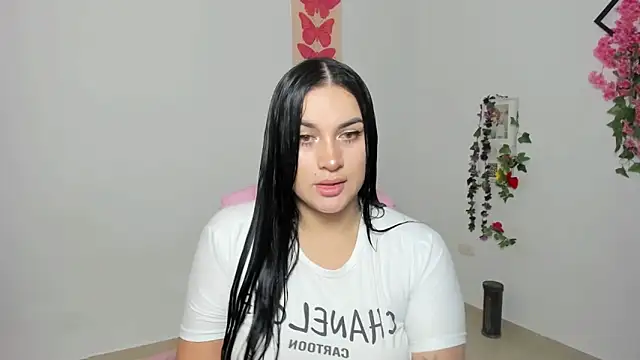 Emic  online show from October 9, 2:32 pm