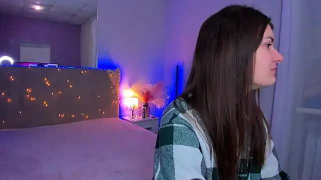 Laura Leee online show from March 5, 6:09 am