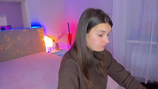 Laura Leee online show from February 2, 6:12 am