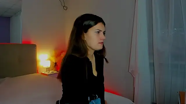 Laura Leee online show from October 5, 5:34 am