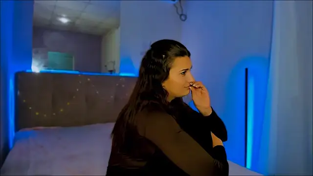 Laura Leee online show from November 14, 6:24 am