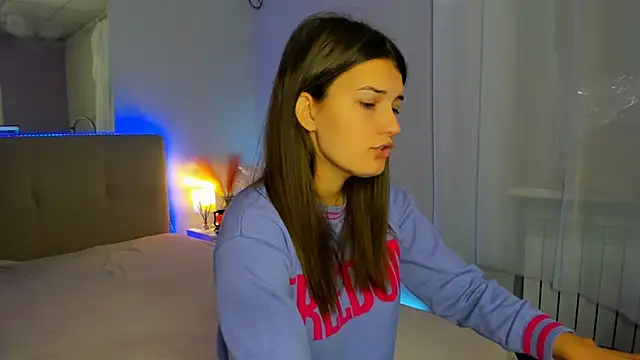 Laura Leee online show from October 20, 5:21 am