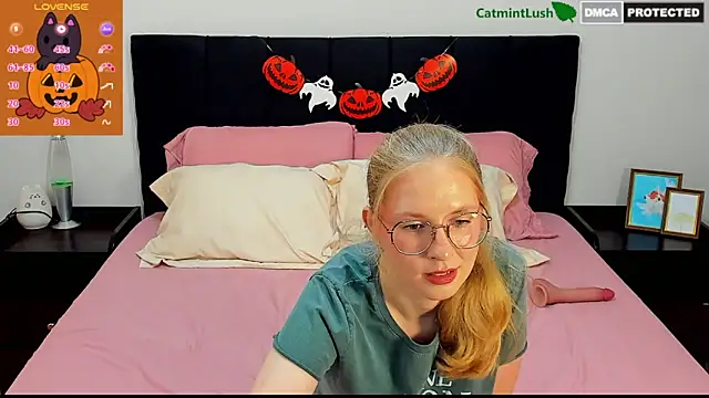 CatmintLush online show from October 20, 12:35 am