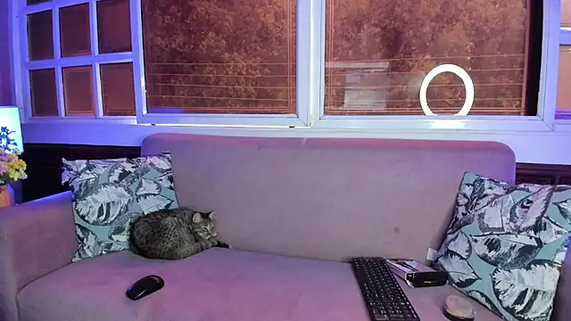 MelaniieRoux online show from October 13, 7:38 pm