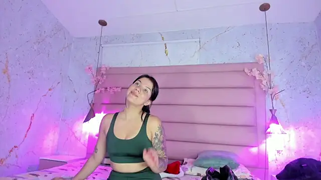 MelaniieRoux online show from November 24, 7:27 pm