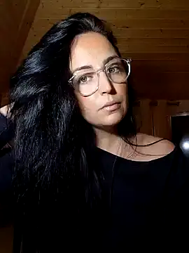 Selena-Selena online show from October 3, 3:50 pm