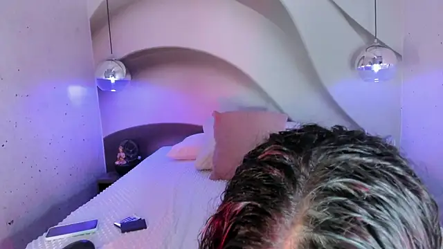 LottiCarter online show from March 20, 8:14 pm